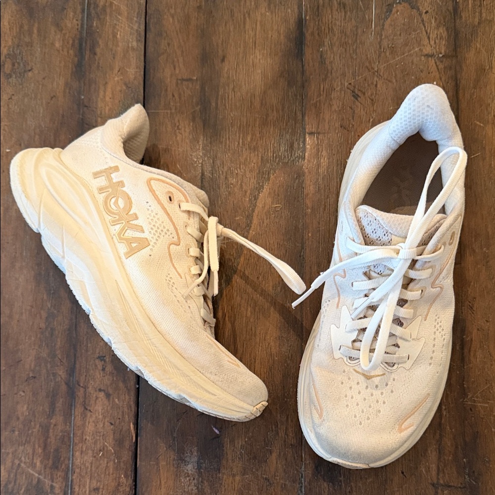 Hoka Neutral Cream Lace-Up Running Shoes Women’s size 6